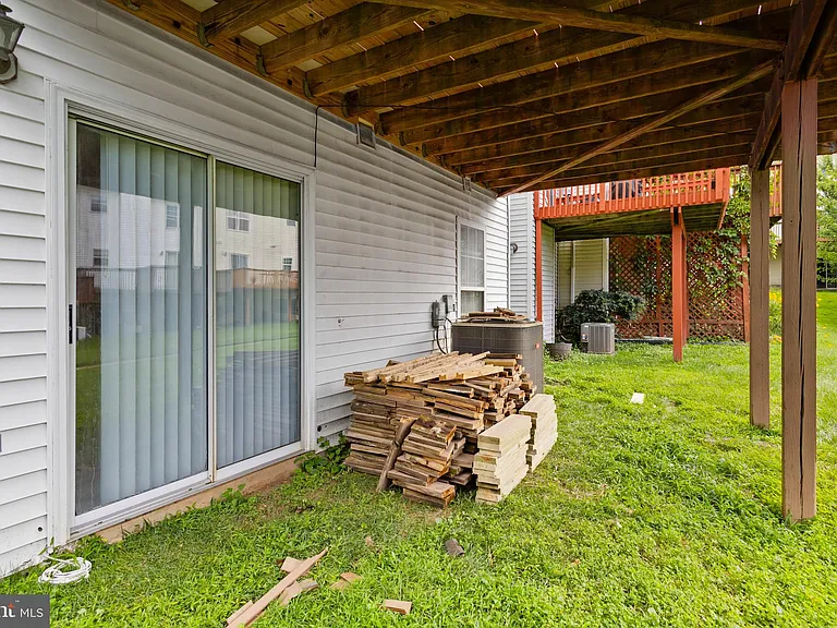 18506 Carriage Walk Cir — Photo 53
