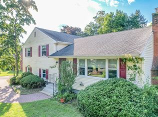 74 Dunn Rd, Hamden, CT 06518