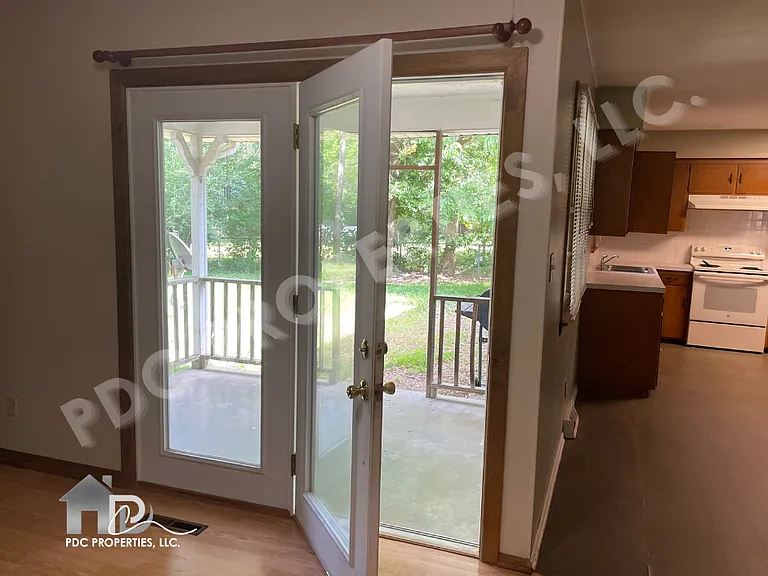832 S Luster Ave — Photo 12