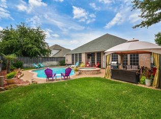 1015 Pegasus Dr, Arlington, TX 76013