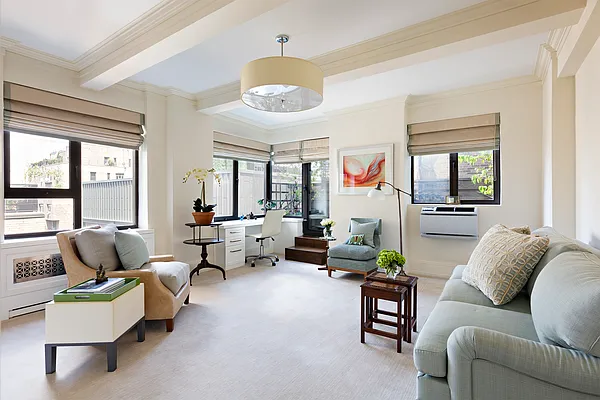 Sold by Sloane Square | media 22