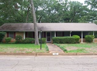 121 Aleta Dr, Palestine, TX 75801