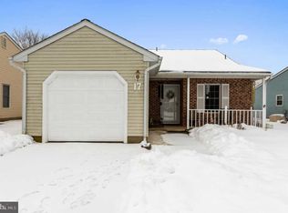 17 Sheppards Ln, Mount Laurel, NJ 08054