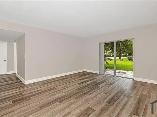 11502 NW 43rd Ct, Pompano Beach, FL 33065