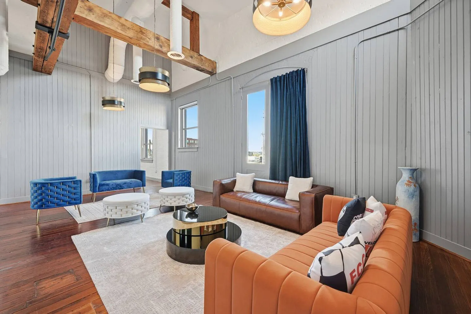 4 bed, 3.0 bath, $6,377 — Photo 1