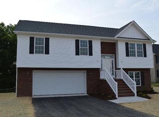 5325 Green Tree Ln, Roanoke, VA 24019