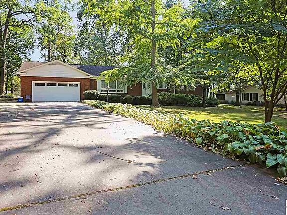2nd image of 11 Wildwood Dr