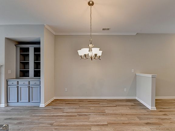 3rd image of 1246 Foxcroft Ln