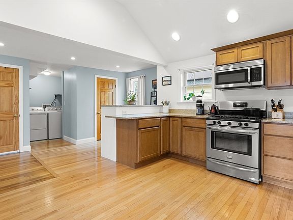 5th image of 229 Highland St