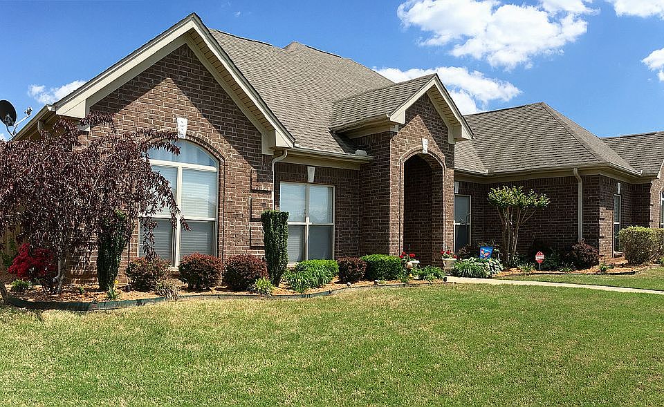 2nd image of 2010 Monticello Dr