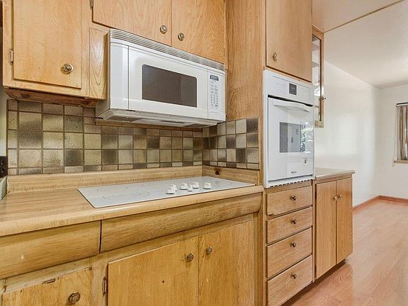 5th image of 1337 Phelps Ave APT 9