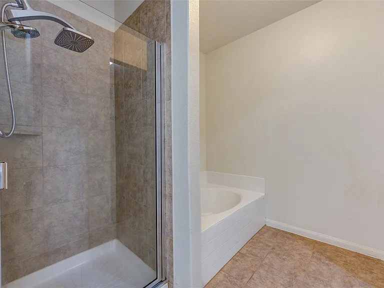 22534 Cloverland Field Dr — Photo 16