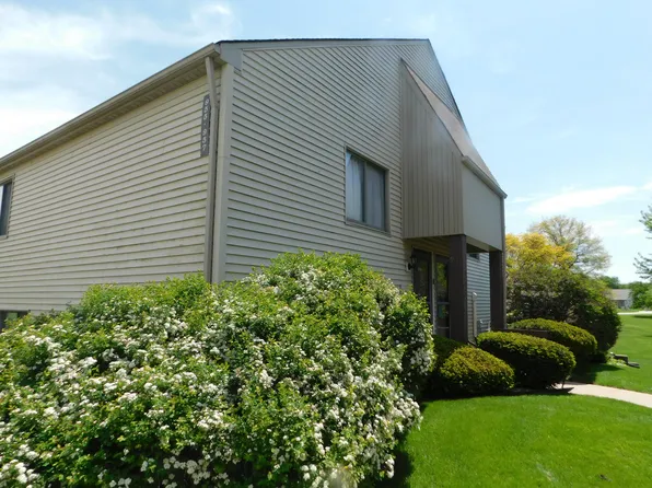 955 Millpond Rd, Valparaiso, IN 46385