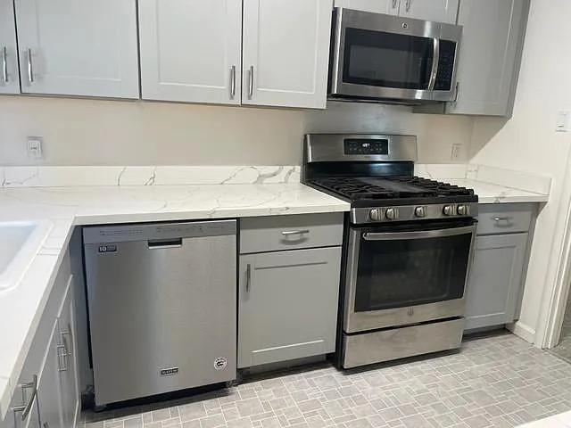 3 bed, 1230 sqft, $5,400 — Photo 3