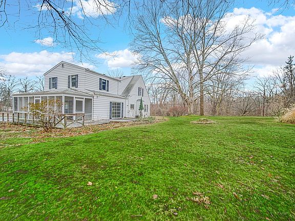 5th image of 936 Academy Rd