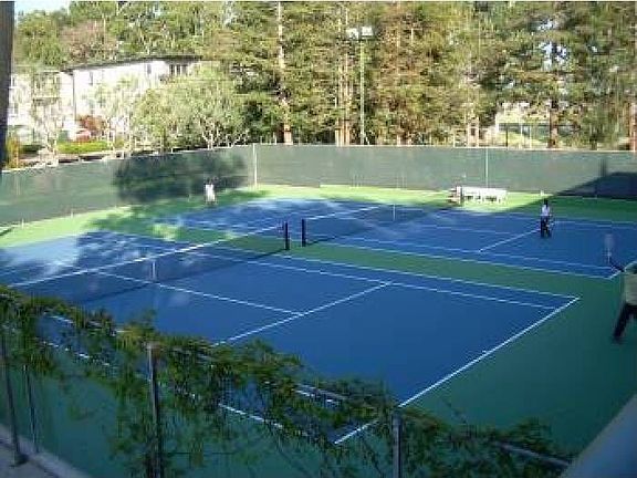 4 tennis courts