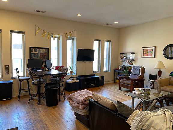 4th image of 1288 N Milwaukee Ave