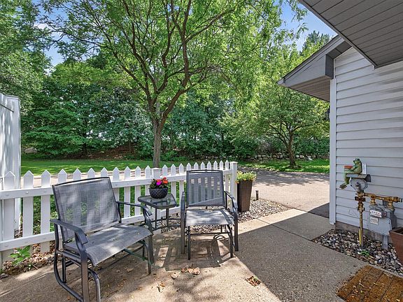 2nd image of 2597 Bedford Ct #27