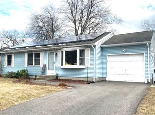 271 Parkerview St, Springfield, MA 01129