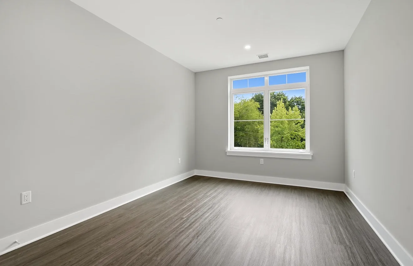 2 bed, 2100 sqft, $3,300 — Photo 4