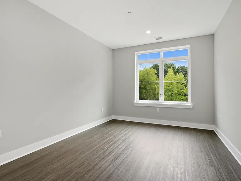 100 Smith St #1 — Photo 13