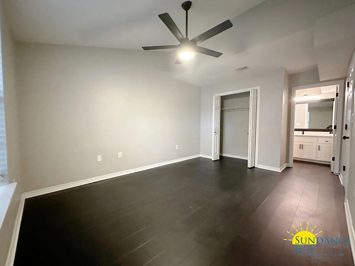 1810 Hurlburt Rd — Photo 3