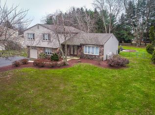 18 Old Hickory Dr, Richboro, PA 18954
