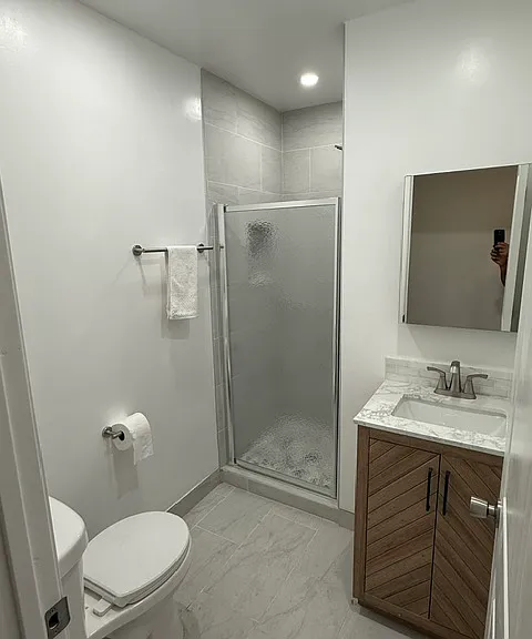6323 Clybourn Ave — Photo 2