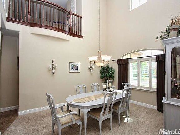 5th image of 1352 Oak Valley Dr
