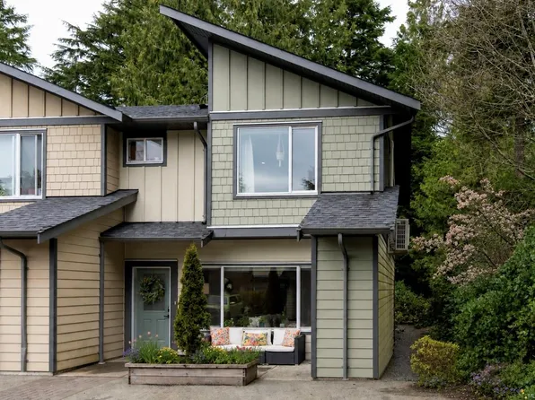 625 Hellesen Dr #6, Tofino, BC V0R 2Z0