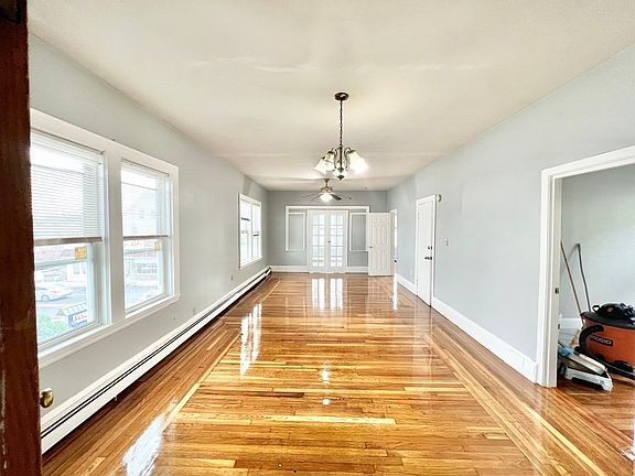 3rd image of 113 Ferry St APT 2