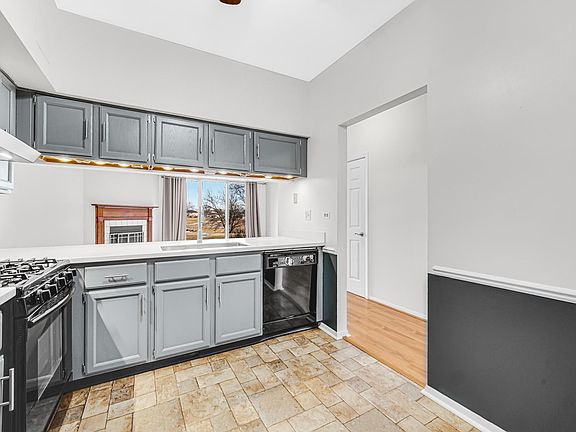 4th image of 1527 Golfview Dr