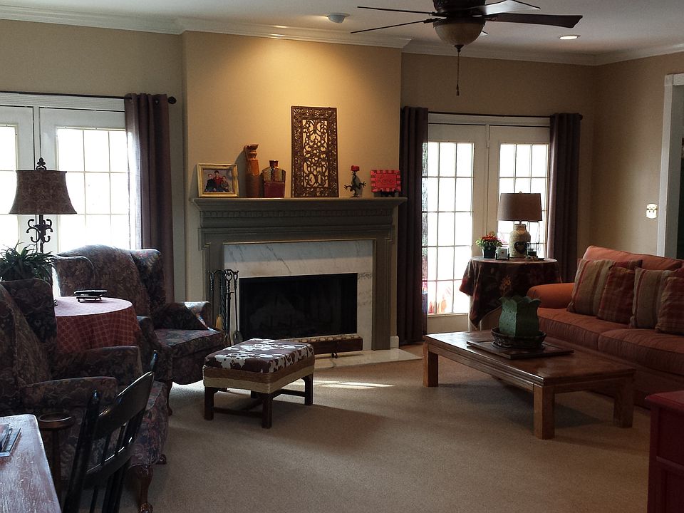 Large Den w/ Fireplace