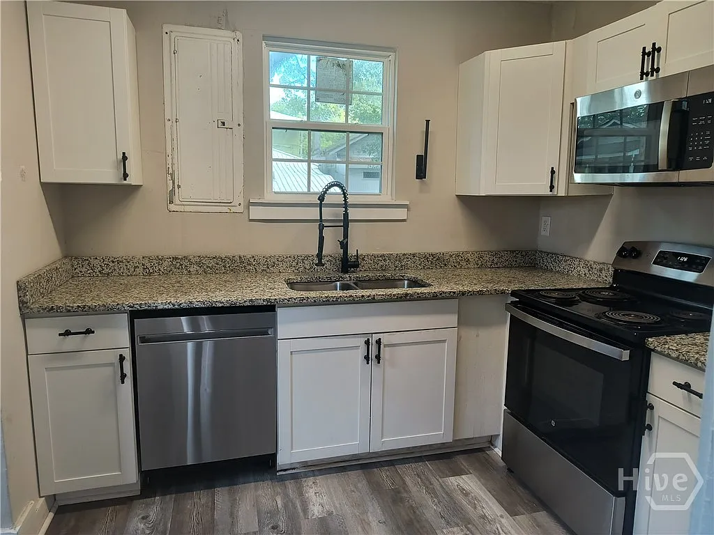 2 bed, 1.0 bath, 1000 sqft, $1,200 — Photo 4