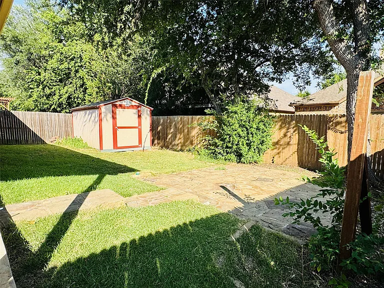 2512 Ericanna Ln — Photo 20