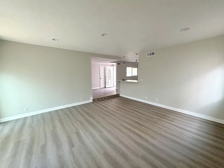 10377 Morning Glory Ave — Photo 5