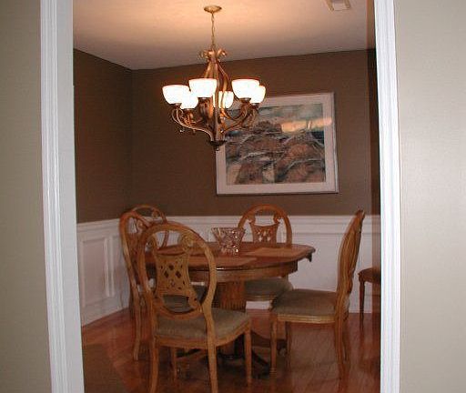 3rd image of 2333 Autumn Knoll Dr