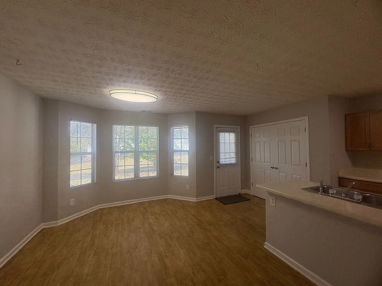 5863 Strathmoor Manor Lithonia Gerogia — Photo 2