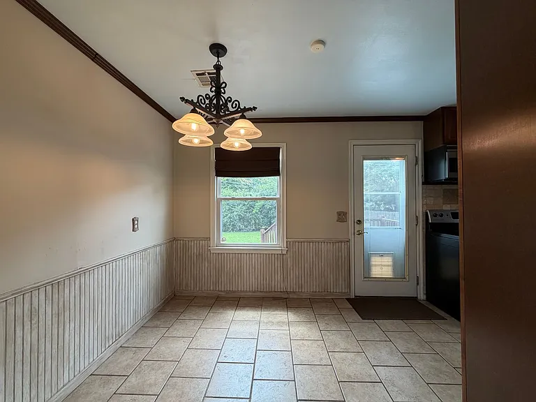 3820 S Detroit Ave — Photo 4