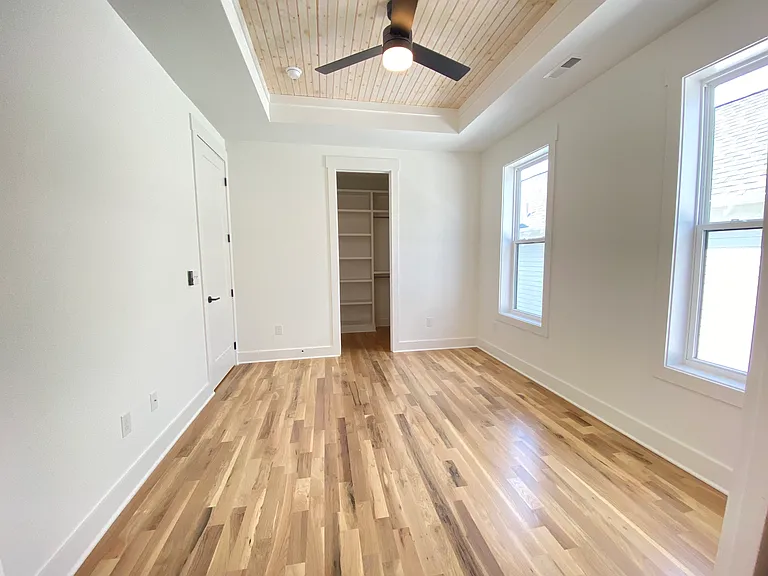 Upstairs Middle Bedroom