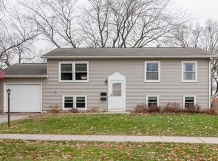 476 Lewellen Dr NW, Cedar Rapids, IA 52405