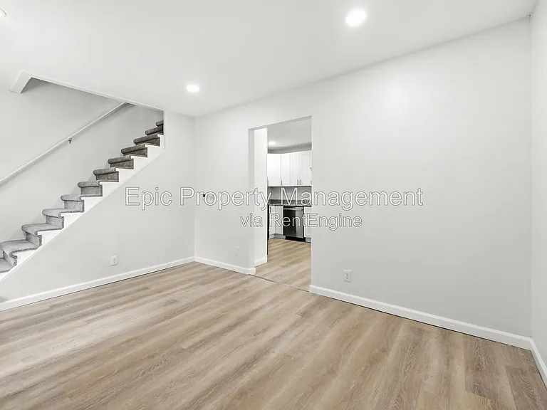224 Stratford Rd #224 — Photo 8
