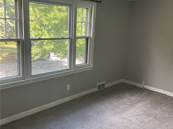 5th image of 183 Hamilton Dr Floor 2