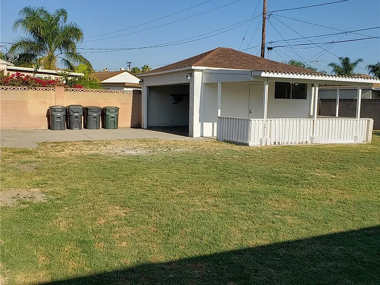 8192 Franklin St — Photo 7