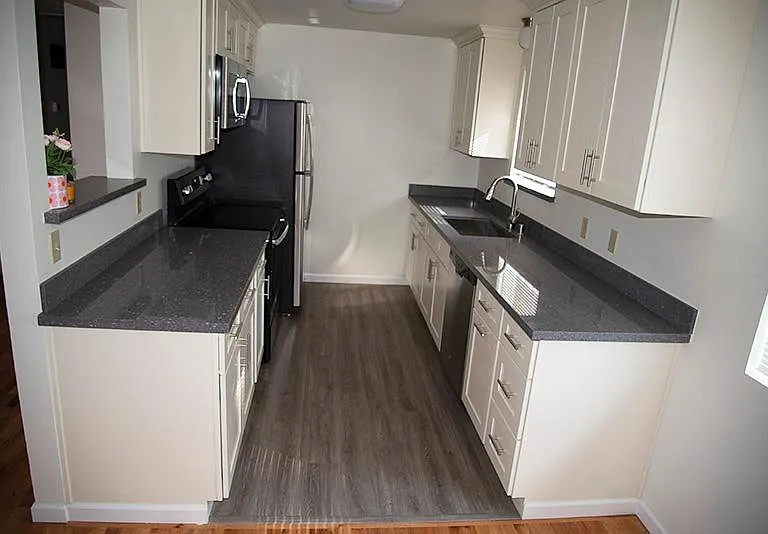 Beautiful and spacious new kitchen