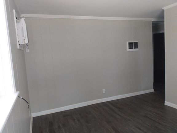 2nd image of 1922 Batts Ln APT D