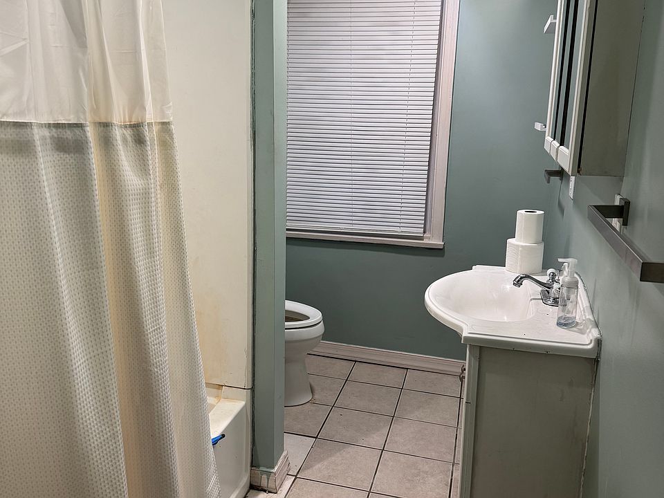 2nd image of 13 Sycamore St #2