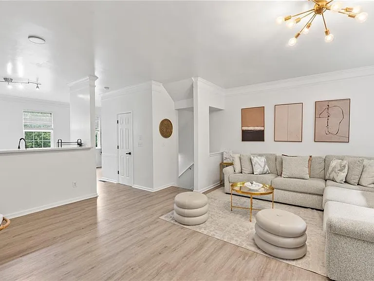 6720 Stoneleigh Way #9 — Photo 10