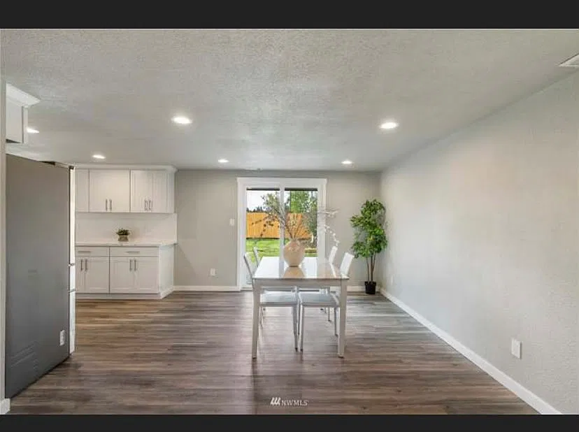 4 bed, 1494 sqft, $4,000 — Photo 1