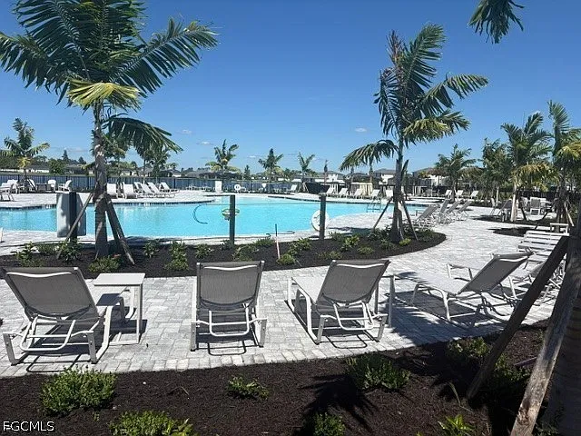 4 bed, 3.5 bath, 1871 sqft, $6,000 — Photo 3